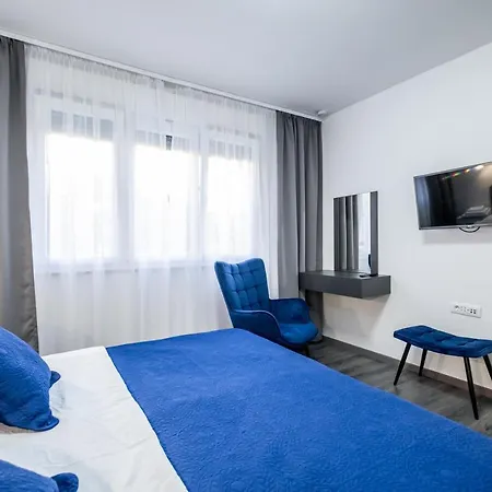 Luxe Apartment